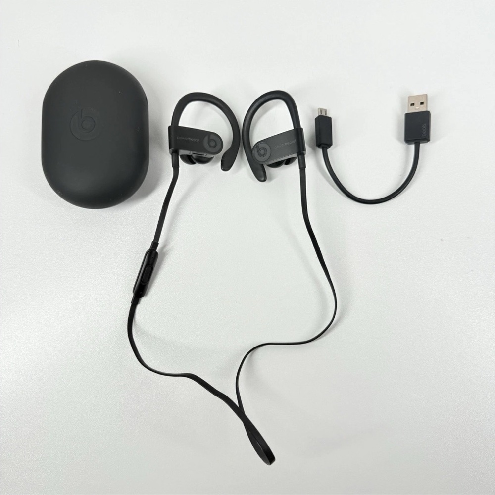 Beats by Dre Black Earbud Headphones